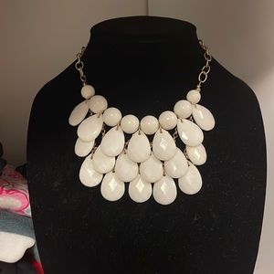 A cute white beads necklace